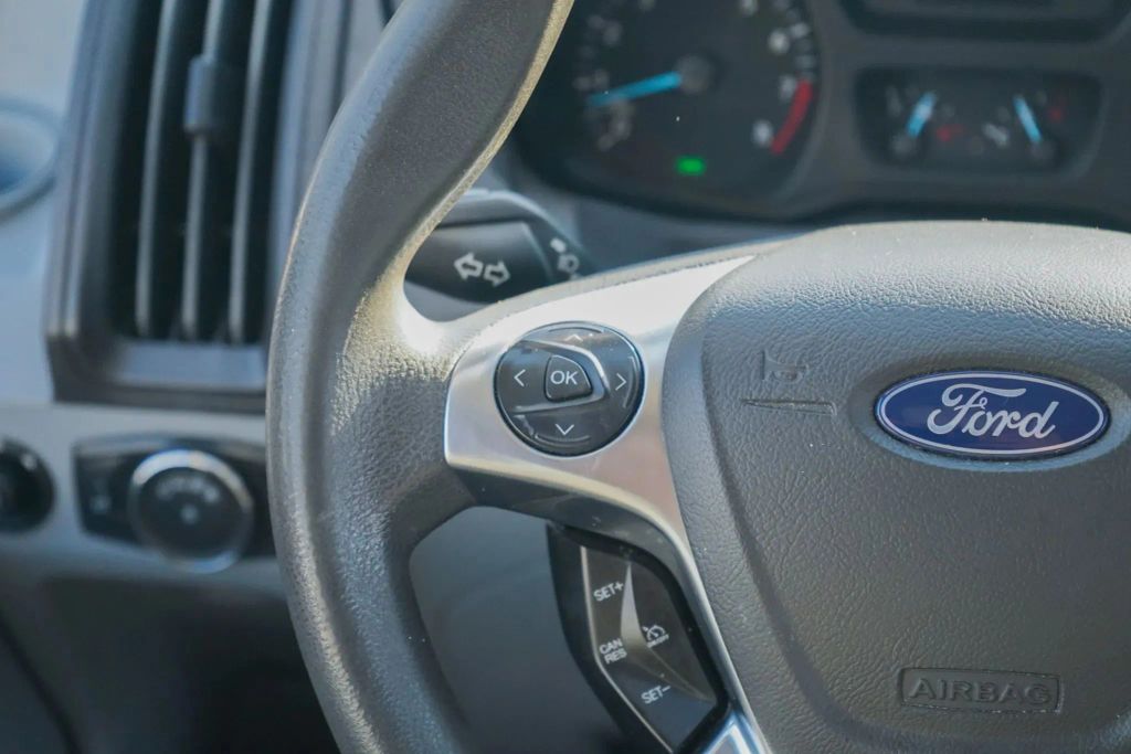 
								2018 Ford Transit 350 Wagon XLT w/Medium Roof w/Sliding Side Door Van 3D full									