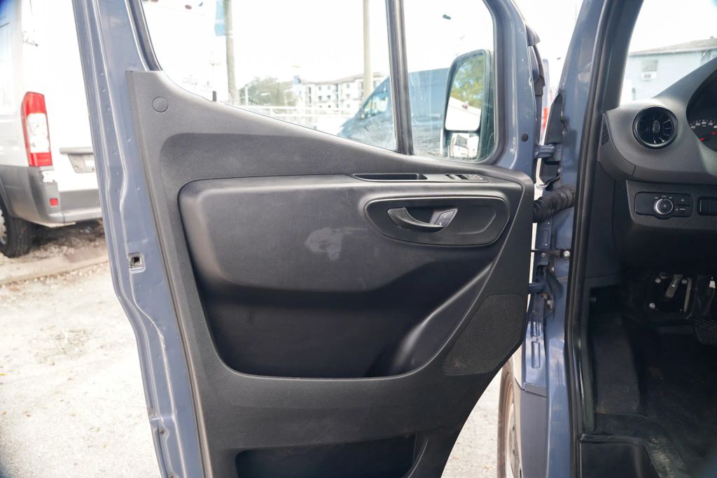 
								2019 Mercedes-Benz Sprinter 2500 Cargo High Roof w/170  WB Van 3D full									