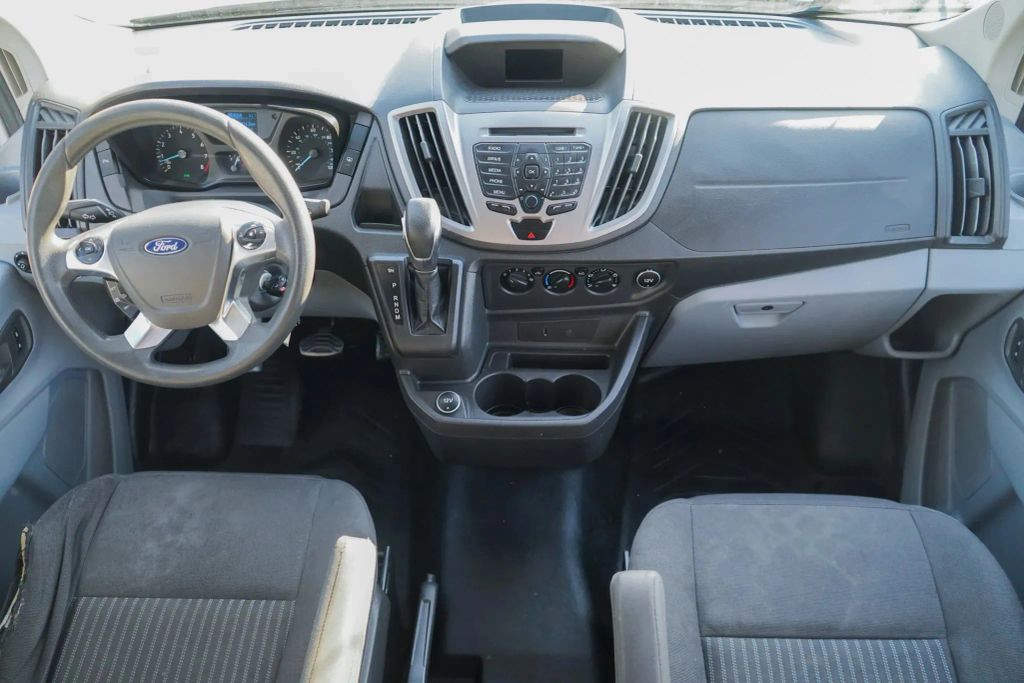 
								2018 Ford Transit 350 Wagon XLT w/Medium Roof w/Sliding Side Door Van 3D full									