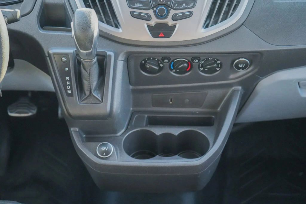 
								2018 Ford Transit 350 Wagon XLT w/Medium Roof w/Sliding Side Door Van 3D full									