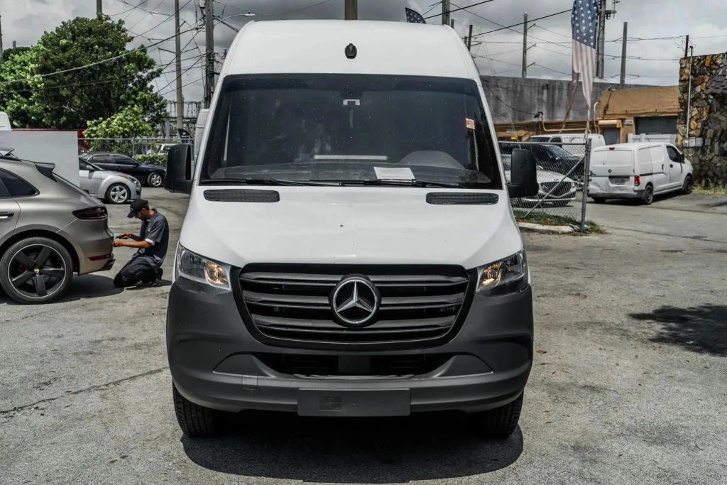 
								2023 Mercedes-Benz Sprinter 2500 Cargo High Roof w/170  WB Van 3D full									