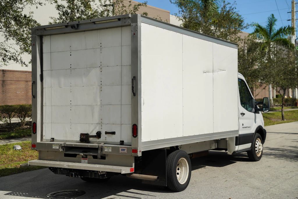 
								2019 Ford Transit Cab & Chassis 350 HD Cab & Chassis 2D full									