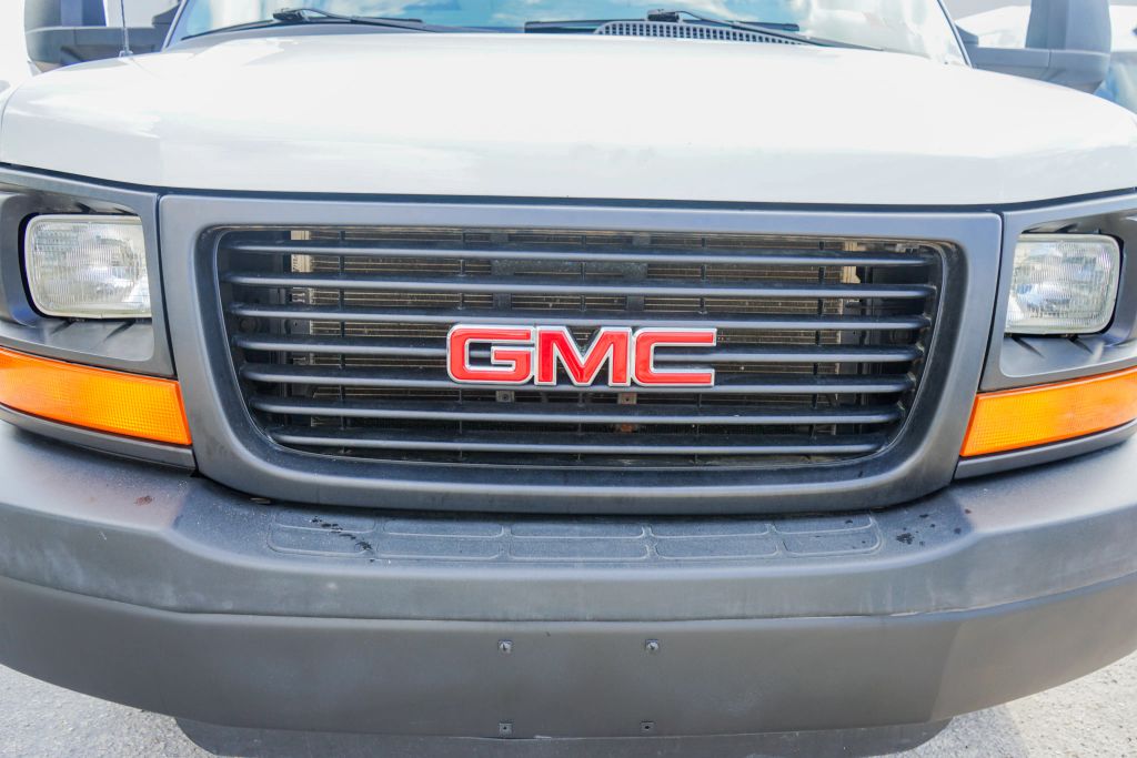 
								2015 GMC Savana Commercial Cutaway Van Cab-Chassis 2D full									