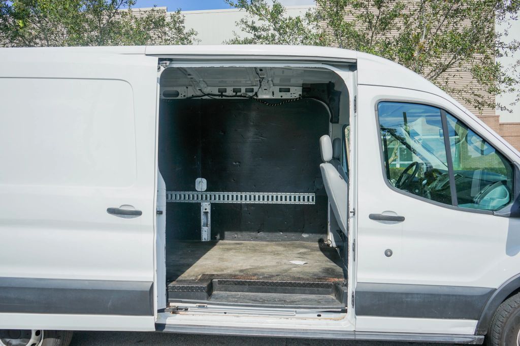 
								2019 Ford Transit 350 Van Medium Roof w/Sliding Side Door w/LWB Van 3D full									