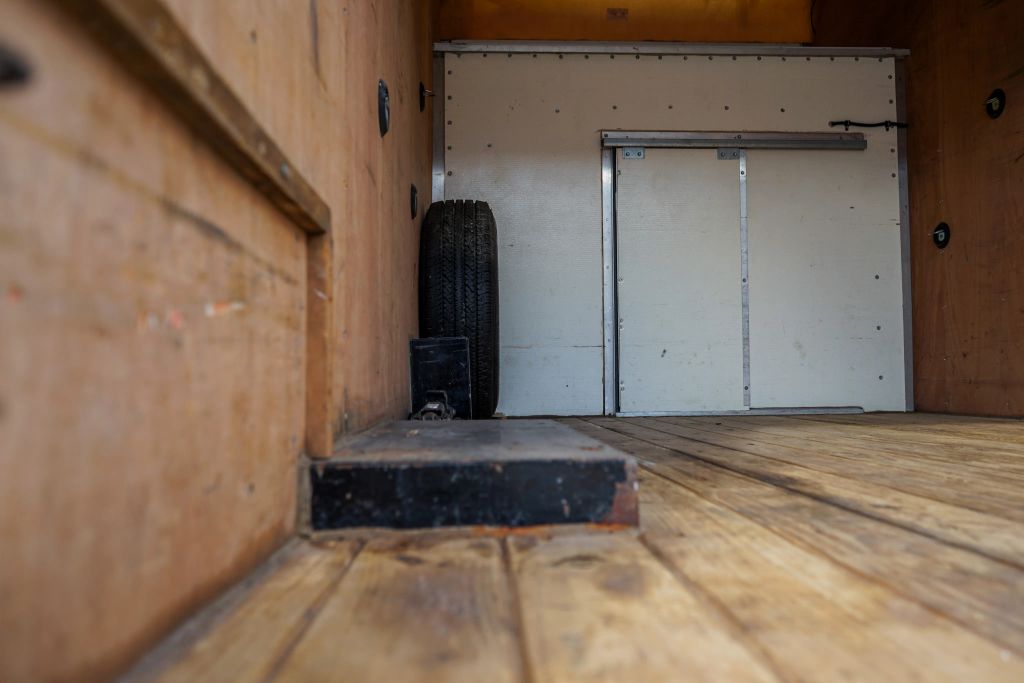 
								2015 GMC Savana Commercial Cutaway Van Cab-Chassis 2D full									