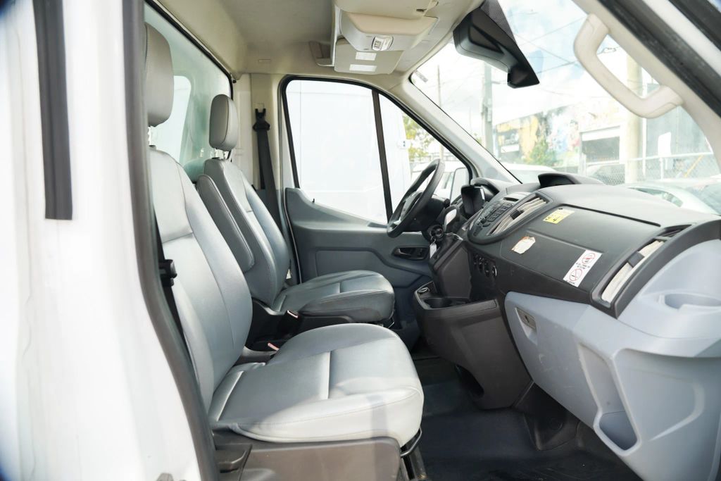 
								2019 Ford Transit Cab & Chassis 350 HD Cab & Chassis 2D full									