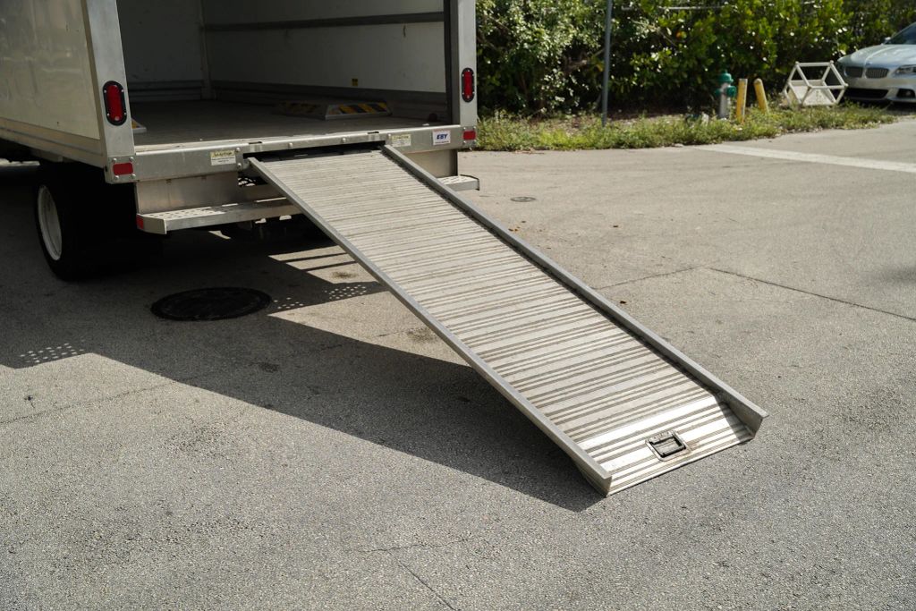 
								2019 Ford Transit Cab & Chassis 350 HD Cab & Chassis 2D full									