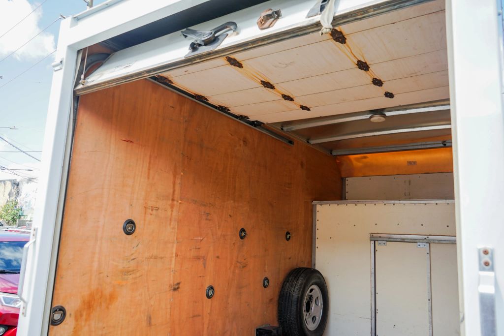 
								2015 GMC Savana Commercial Cutaway Van Cab-Chassis 2D full									